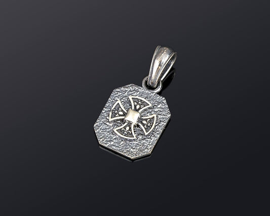 Sterling silver rounded reamed patté cross pendant